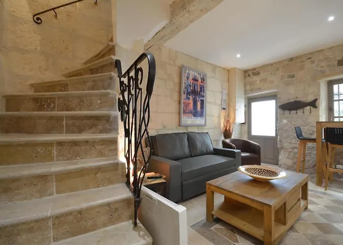 Charmante Petite Maison Donnant Sur Les Arenes